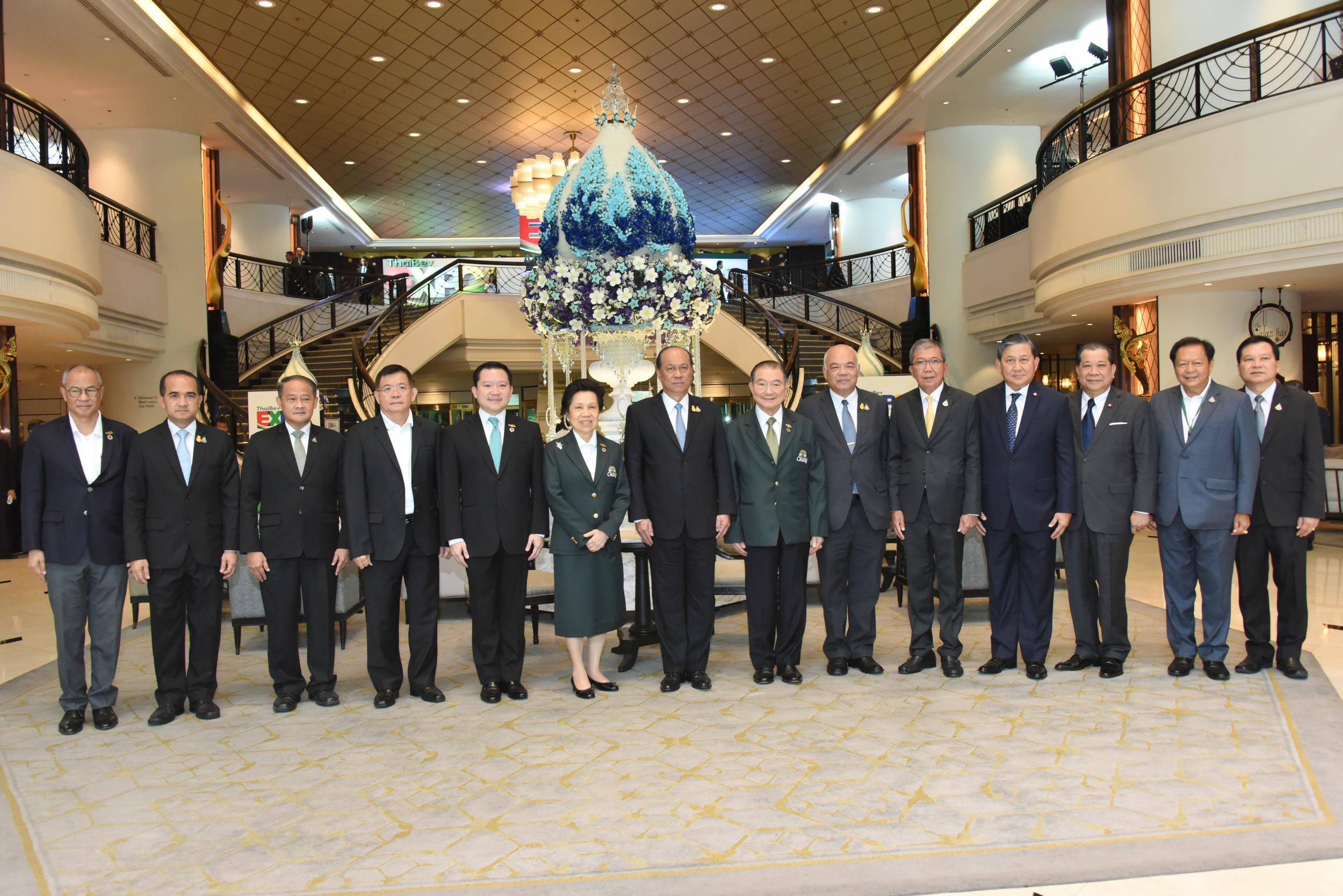 4 ต.ค. 62 มท.1 รับมอบผ้าห่ม ไทยเบฟ..รวมใจ ต้านภัยหนาว