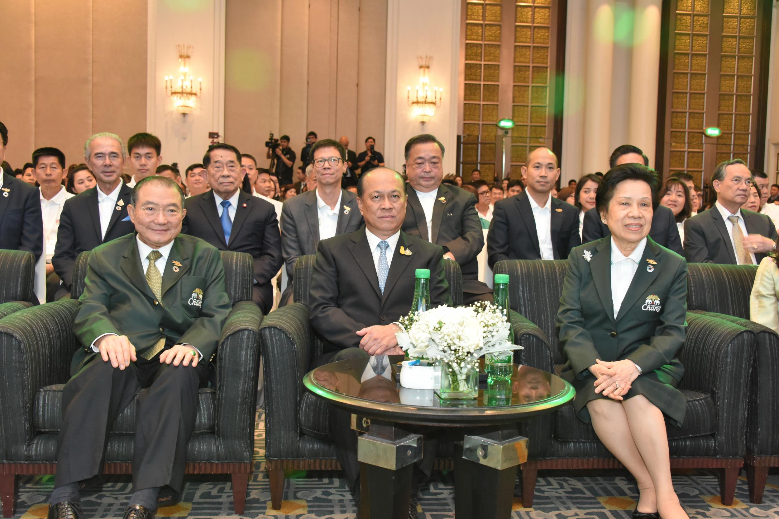 4 ต.ค. 62 มท.1 รับมอบผ้าห่ม ไทยเบฟ..รวมใจ ต้านภัยหนาว