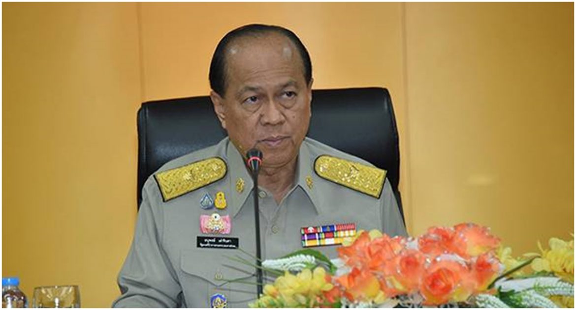 มท.1 สั่งการผู้ว่าฯ 14 จังหวัดภาคใต้ เพชรบุรี และประจวบคีรีขันธ์ เตรียมพร้อมรับสถานการณ์อุทกภัย ดินถล่ม และคลื่นลมแรง แจ้งเตือน ปชช. ก่อนเกิดสถานการณ์