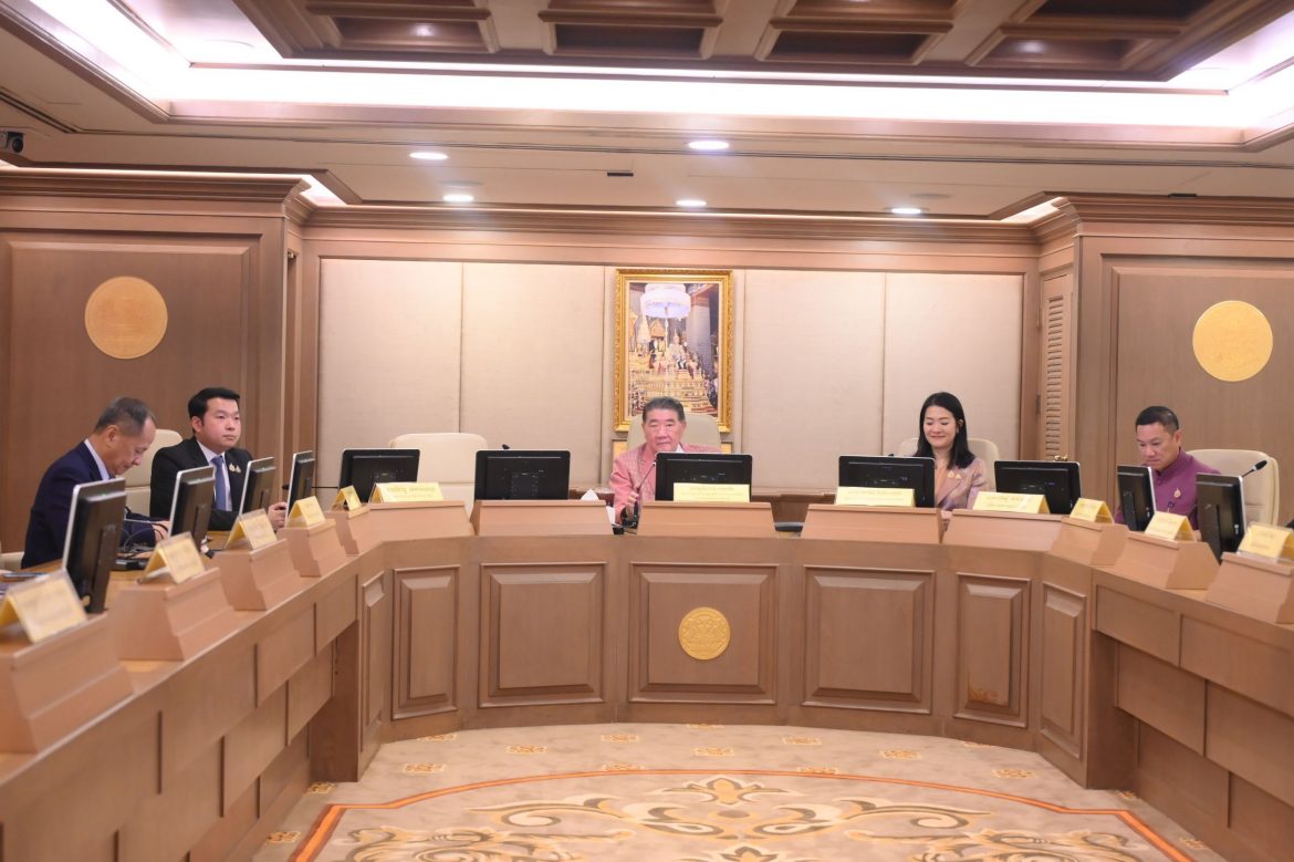 “ภูมิธรรม” มอบ 5 นโยบายขับเคลื่อนกรุงเทพมหานครสู่เมืองแห่งความสุขที่ยั่งยืน พร้อมย้ำแนวทาง “เร่งด่วน – จริงจัง – ตรงจุด – ยั่งยืน” เพื่อแก้ไขปัญหาชาวกรุงอย่างมีประสิทธิภาพ